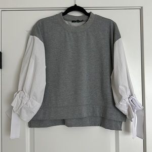 Sweatshirt with poplin sleeves